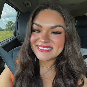 Meet your Posher, Abby